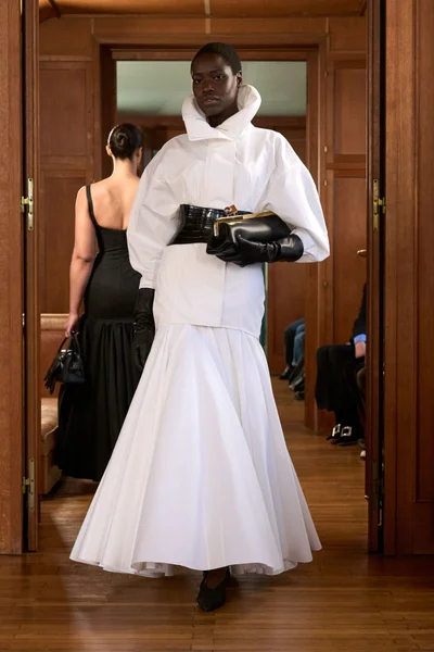 Look 5